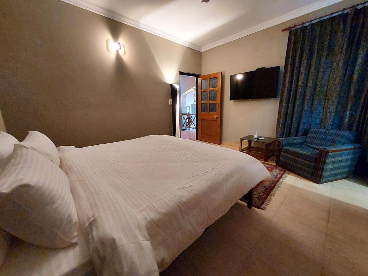 Mehar Villa 3Bhk With Private Cook, Garden, Views Kasauli Extérieur photo