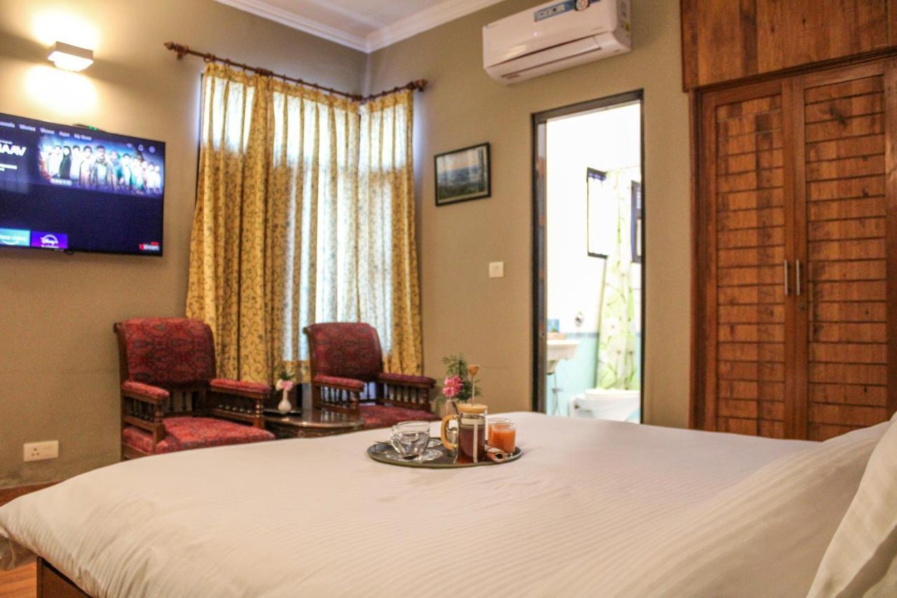 Mehar Villa 3Bhk With Private Cook, Garden, Views Kasauli Extérieur photo